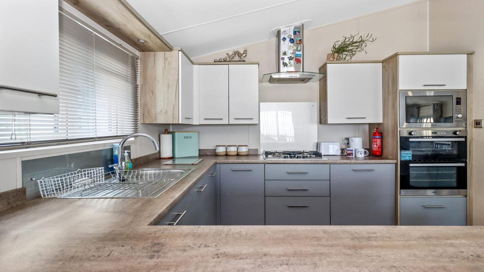 33 Beach Retreat Lodge Pevensey Bay Holiday Park Bagian luar foto