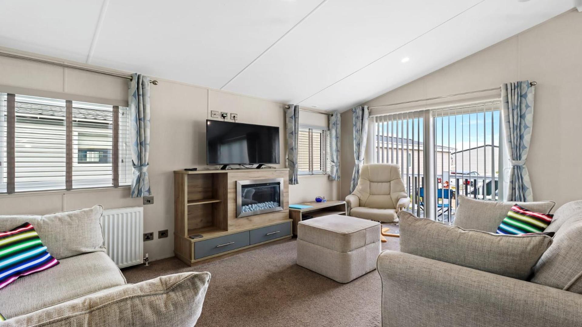 33 Beach Retreat Lodge Pevensey Bay Holiday Park Bagian luar foto