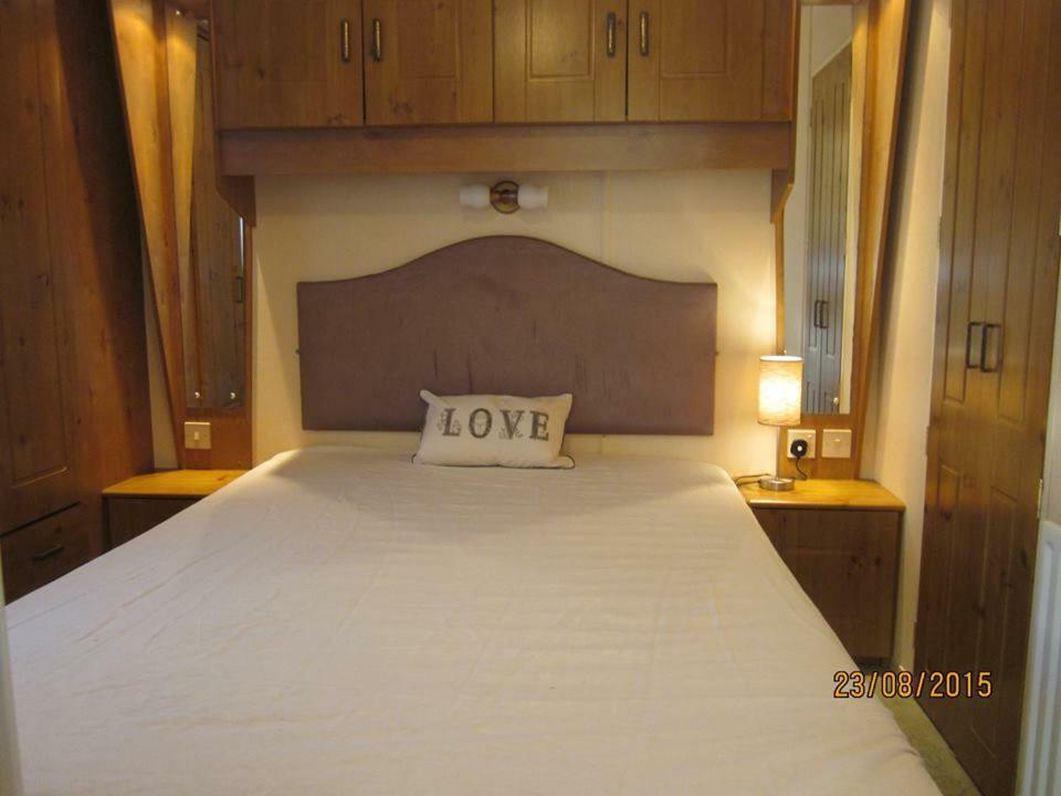 33 Beach Retreat Lodge Pevensey Bay Holiday Park Bagian luar foto