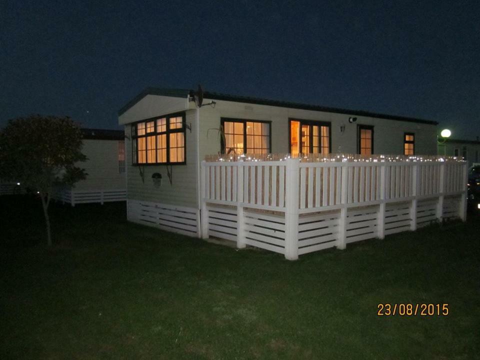 33 Beach Retreat Lodge Pevensey Bay Holiday Park Bagian luar foto