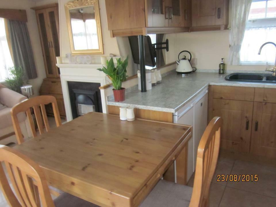 33 Beach Retreat Lodge Pevensey Bay Holiday Park Bagian luar foto