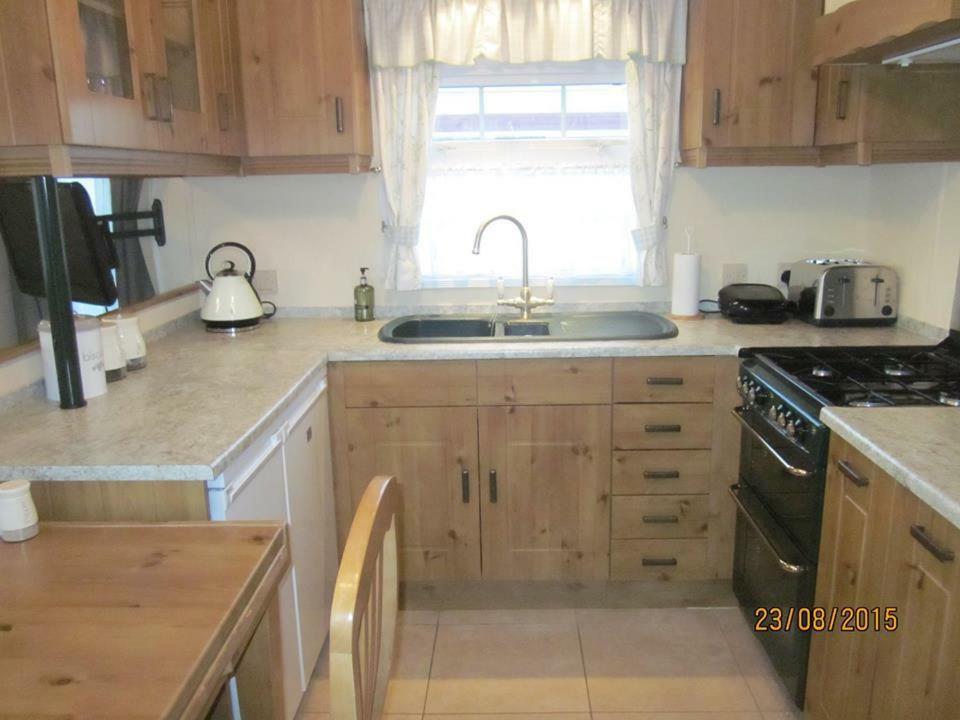 33 Beach Retreat Lodge Pevensey Bay Holiday Park Bagian luar foto