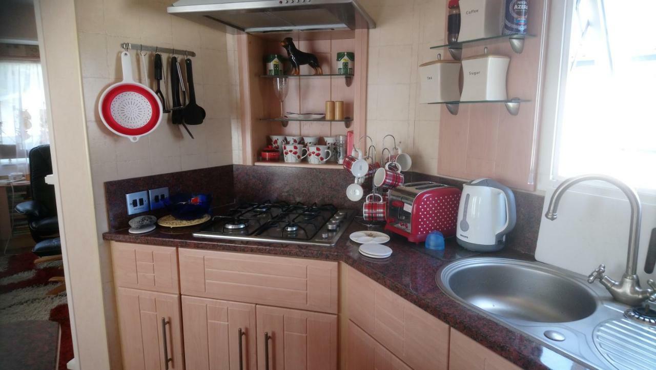 33 Beach Retreat Lodge Pevensey Bay Holiday Park Bagian luar foto