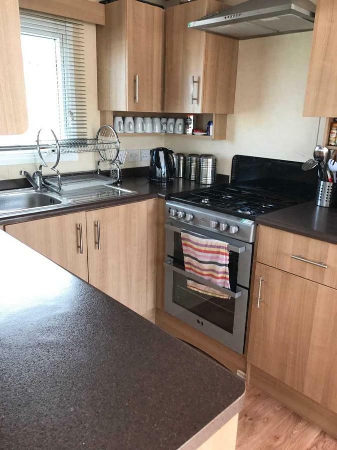 33 Beach Retreat Lodge Pevensey Bay Holiday Park Bagian luar foto