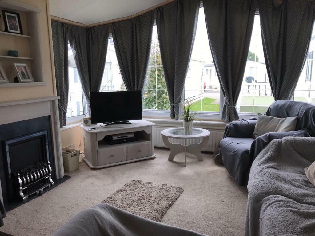 33 Beach Retreat Lodge Pevensey Bay Holiday Park Bagian luar foto