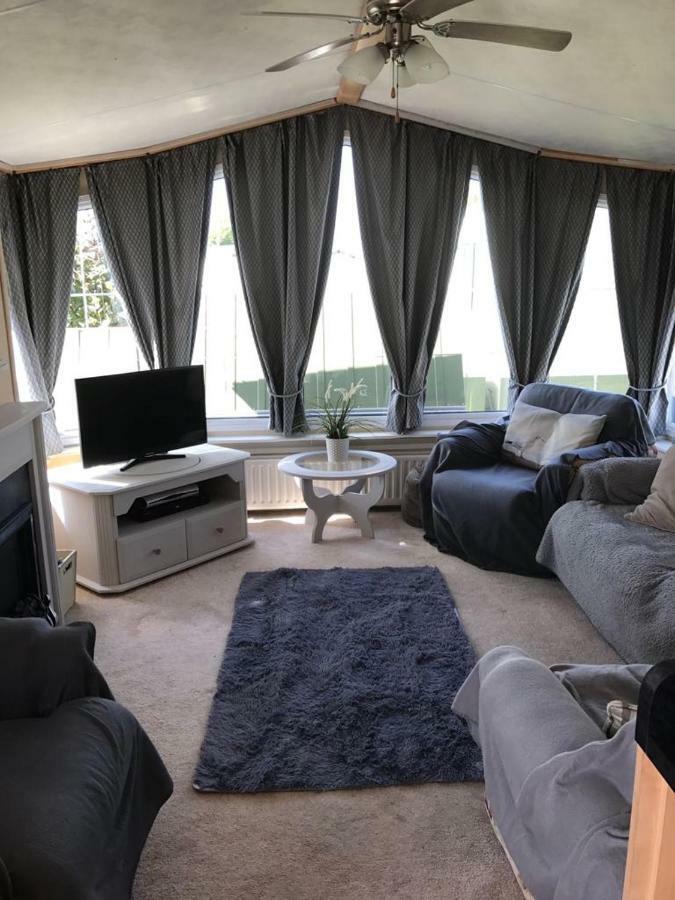 33 Beach Retreat Lodge Pevensey Bay Holiday Park Bagian luar foto