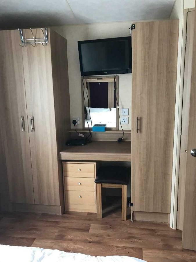33 Beach Retreat Lodge Pevensey Bay Holiday Park Bagian luar foto