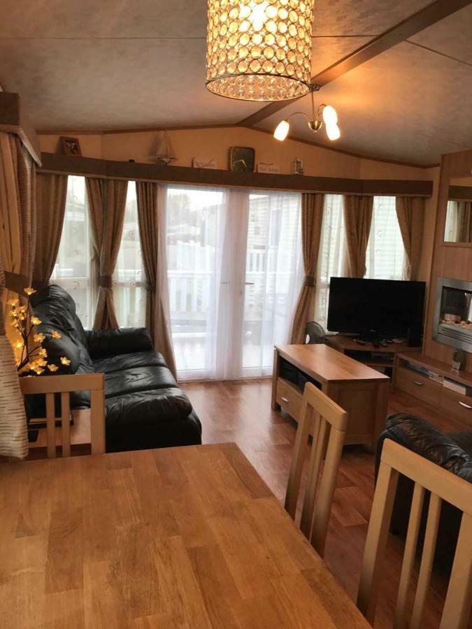 33 Beach Retreat Lodge Pevensey Bay Holiday Park Bagian luar foto
